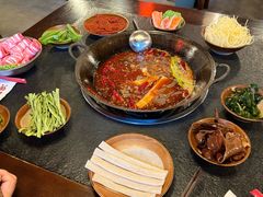 -渝井巷重庆老火锅(沈阳吉祥店)