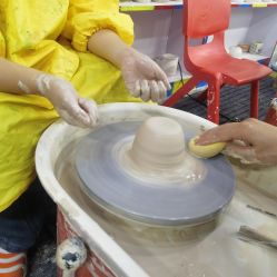 -泥娃娃DIY陶吧(易生活购物公园店)