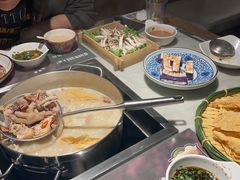 -尚尚仙·酸汤猪手·猪肚鸡火锅(华联万柳购物中心店)