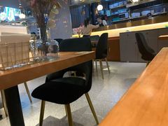 -POKEE VIA&Brunch·维娅(重庆来福士店)