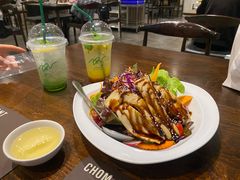 -Chom Cafe and Restaurant