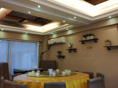 -覃记海鲜美食餐厅