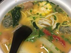 -小蛮椒麻辣烫·麻辣拌(青浦宝龙店)