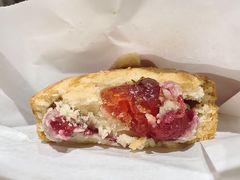 樱桃玫瑰鲜花饼-嘉华鲜花饼·现烤(昆明老街店)