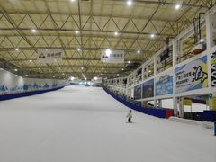 -乔波室内滑雪场