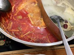 -苗伯妈酸汤火锅