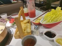 -洪氏嗨捞·广东猪肚鸡·椰子鸡火锅(西咸万象城店)