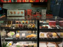 面包甜点陈列柜-星巴克(深圳世纪汇分店)