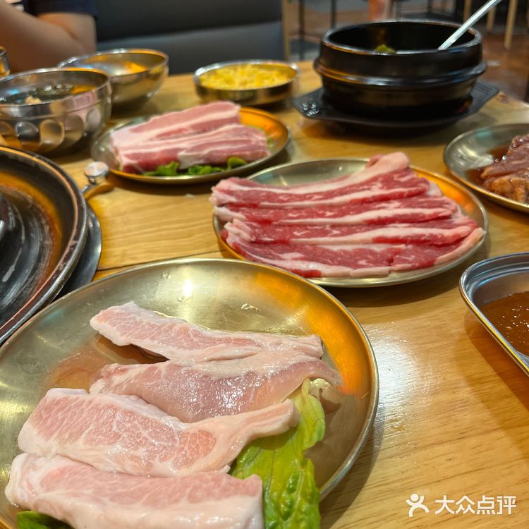 在肇庆吃的韩国烤肉哟😋
