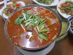 -胡子饮食店