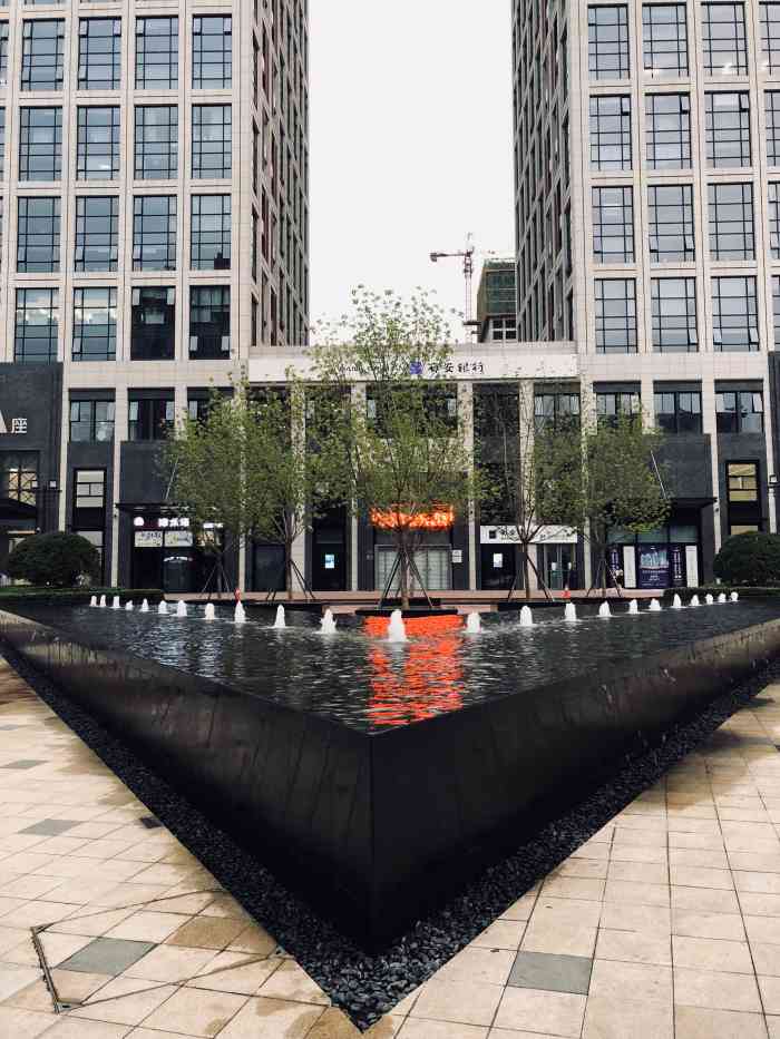 旺座曲江2期-"今天一大早,匆匆忙忙的过来办事,还是第一.