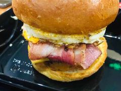 -The Habit Burger Grill 哈比特汉堡(世博店)