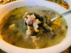 酸菜肉片汤-菜香小厨(金发·印象南滨店)