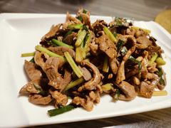 芹菜炒猪肝-姐妹临高乳猪店(海垦路店)
