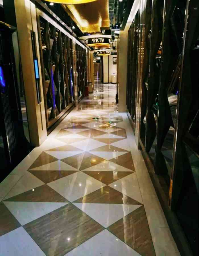 这点位置是在北滨之路龙湖星悦荟小区三楼上边