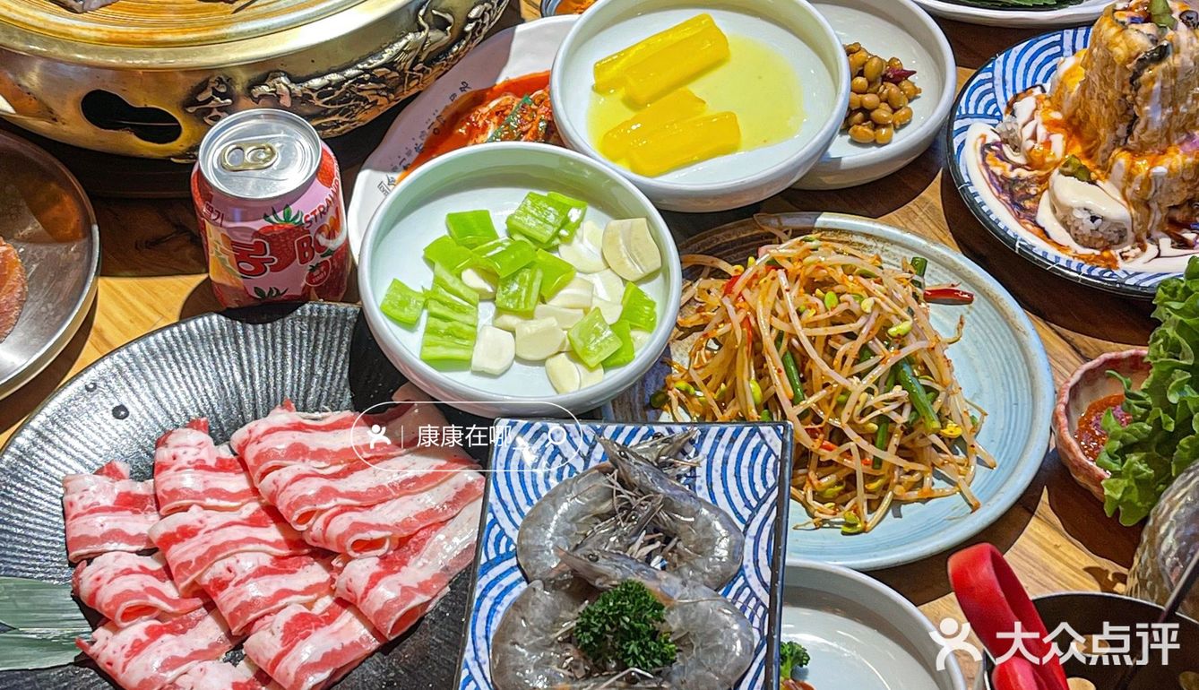 精选的日本小鳗鱼～一上来头还会动！服务员会帮忙烤