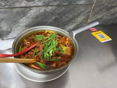 -铁锅哥米线