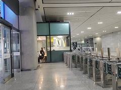 -麦当劳(合肥南站候车层)