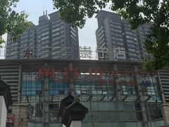 -东方巴黎购物广场