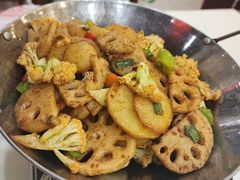 干锅时蔬-鑫巴蜀小镇 · 水煮鱼专研店(玉桥店)