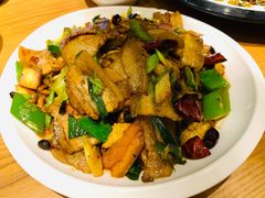 老王回锅肉-隔壁老王·家常云南菜(花巷店)