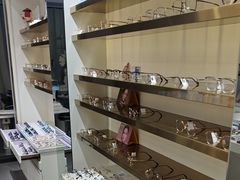 -视野联行眼镜•蔡司•依视路(温江店)