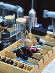 -老男孩男士理容馆·理发·烫染·修面