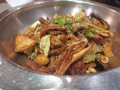 -愉肴麻辣香锅(中山路店)
