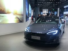 -TESLA 特斯拉(上海太古汇体验店)