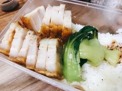 脆皮烧肉饭-明腾壹间茶餐厅(新都会花园广场店)
