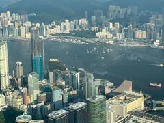 -OZONE 顶楼酒吧(香港丽思卡尔顿酒店)
