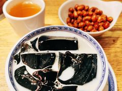 龟苓膏-邹开喜·炭炉鸡煲·海鲜火锅(虹口足球场店)
