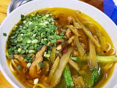 酸菜肉丝米线-越洋肖氏老米线(杨家坪店)