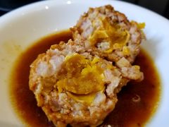 鸭蛋黄狮子头-梅飞酒家(桑园路店)