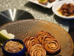 榛果焦糖鹅肝酱拌葱油饼-杭州西子湖四季酒店·金沙厅