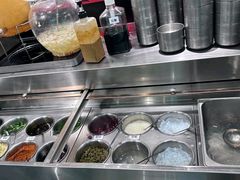 -成都你六姐·牛肉冒菜(信泰中心商场店)