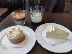 -Fridi Patisserie Cafe