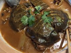 特色黄焖大甲鱼-六合居(温江店)