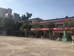 环境-矿泉游泳场