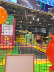 -蹦蹦跳跳(新奥购物中心店)