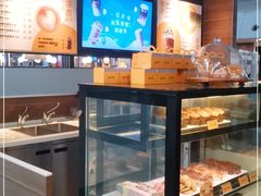 面包甜点陈列柜-麦当劳(杭州东站高铁店)