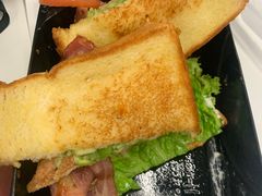 -The Habit Burger Grill 哈比特汉堡(世博店)