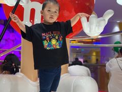 -m豆巧克力世界(上海世茂广场店)