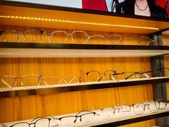 -优医视平价眼镜蔡司依视路折扣工厂店(十里堡店)