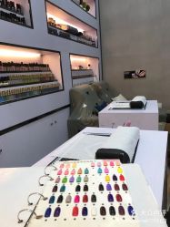 -美斯洛美甲美睫连锁店