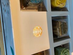 零售区-星巴克(汇亚大厦店)