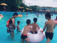 -热带风暴水上乐园(新镇路)
