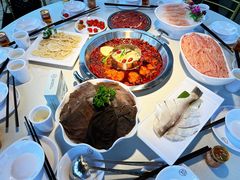 -茅草房·河畔园林火锅