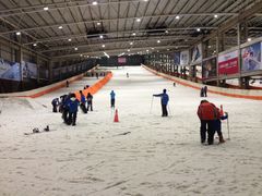 -乔波室内滑雪场