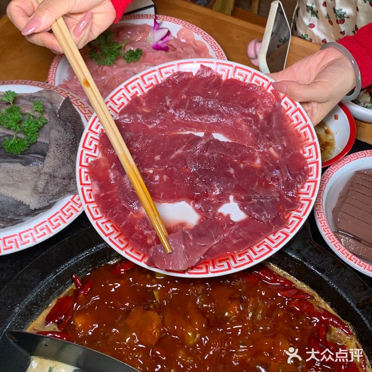看完洪崖洞夜景再吃顿火锅撒